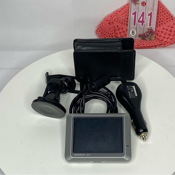 Garmin Nuvi 200 GPS Navigation Used - Picture 2 of 3